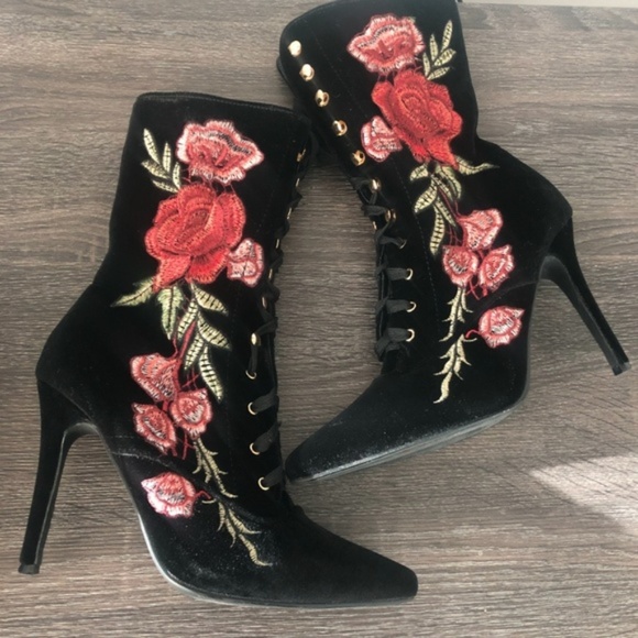 Style Link Miami Shoes - ⚡️Sample Sale⚡️Embroidered Floral Lace Up Booties